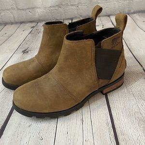 Sorel Emelie Chelsea Boot - size 6 - Major/Black
